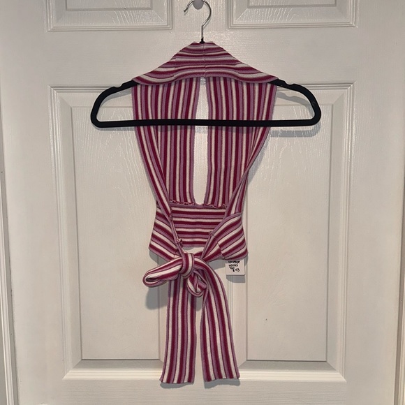 Halter crop top- open back NWT - Picture 2 of 2